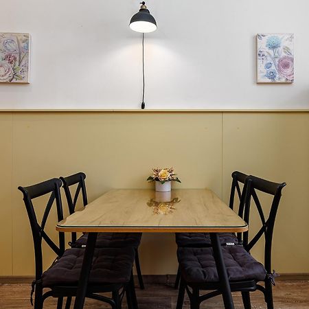 2 Bedrooms Apartments Levia 2 利沃夫 外观 照片