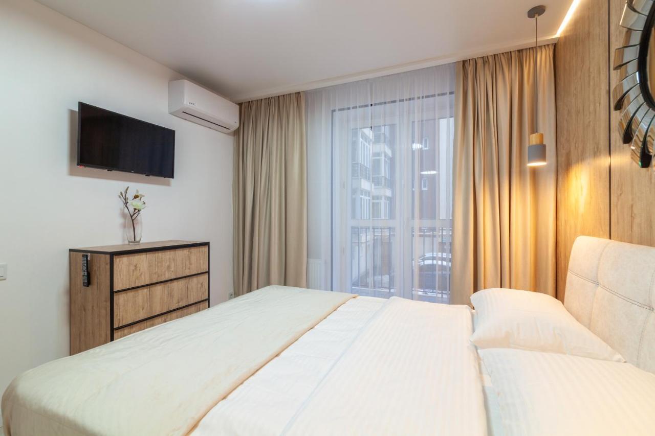 2 Bedrooms Apartments Levia 2 利沃夫 外观 照片