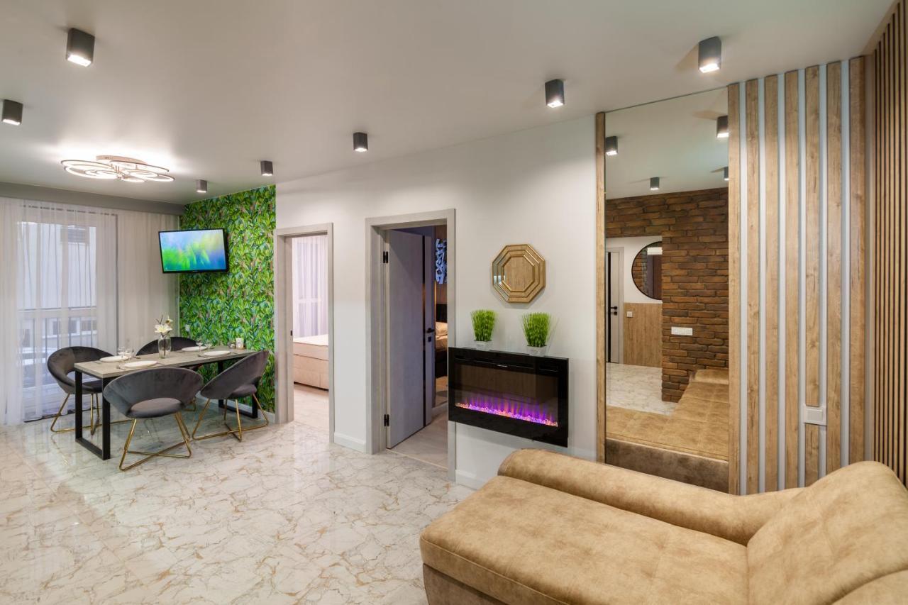 2 Bedrooms Apartments Levia 2 利沃夫 外观 照片