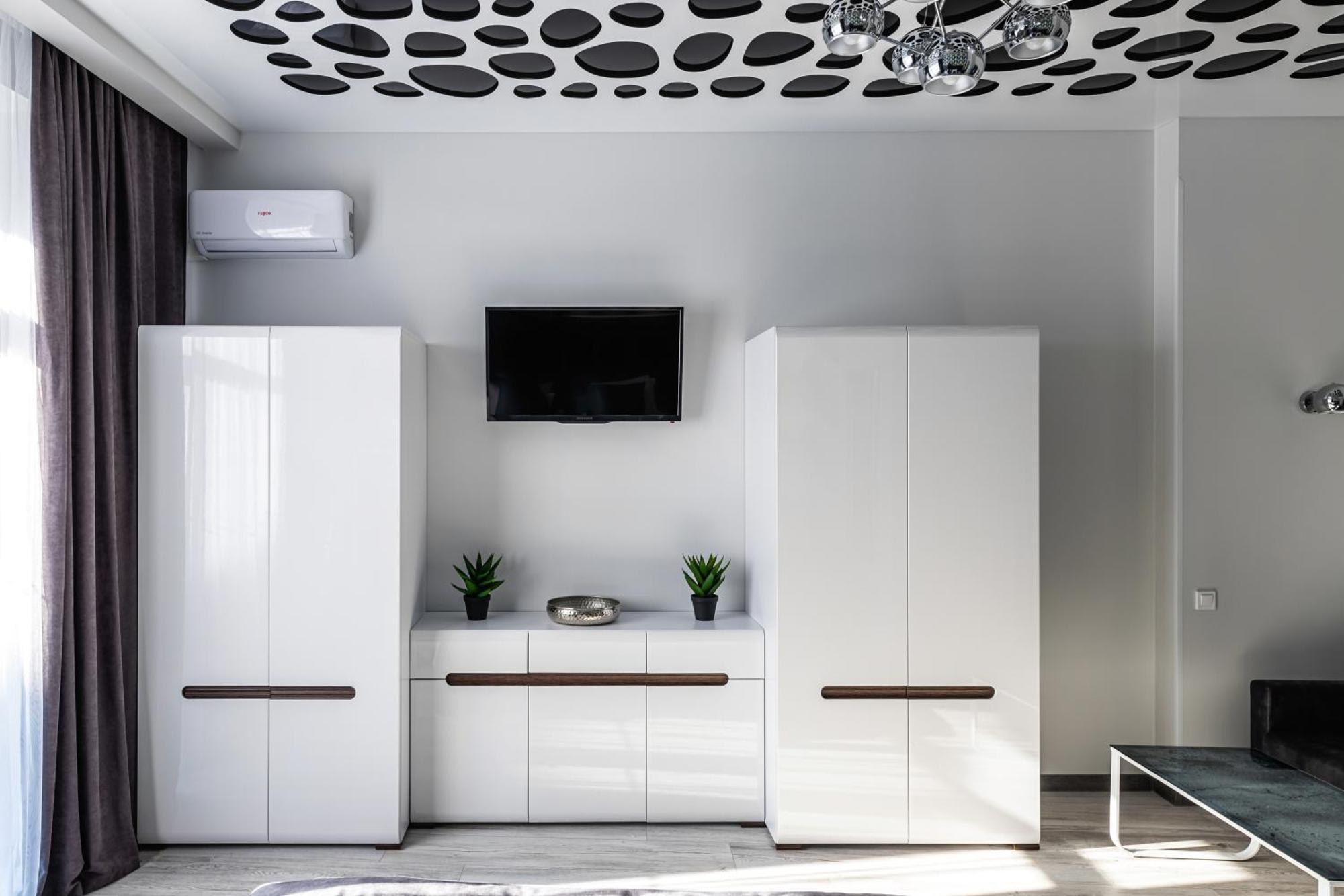 2 Bedrooms Apartments Levia 2 利沃夫 外观 照片