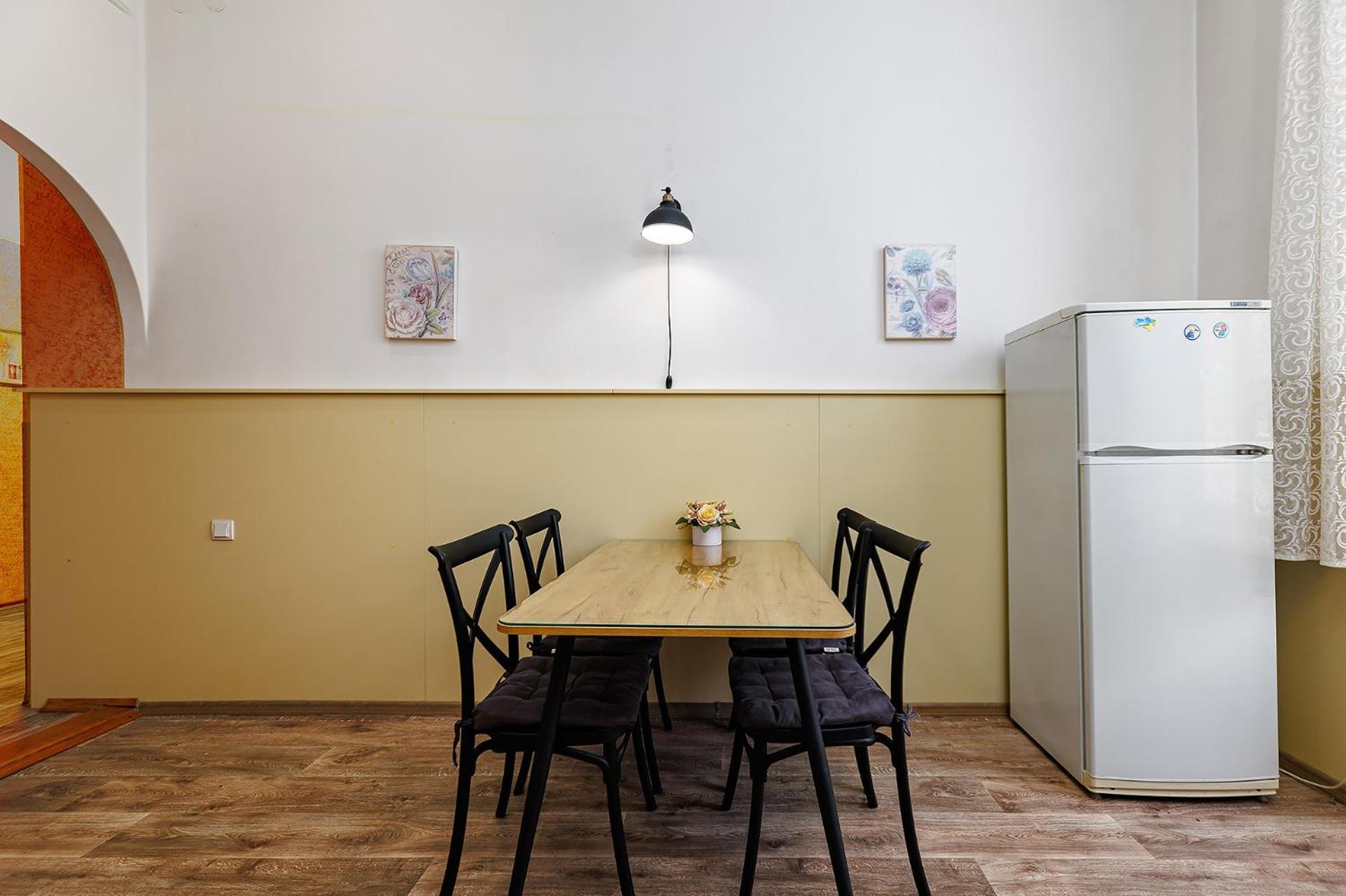 2 Bedrooms Apartments Levia 2 利沃夫 外观 照片
